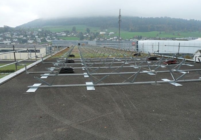 Bild: Die Rontalbrücke ist jetzt ein Solarkraftwerk